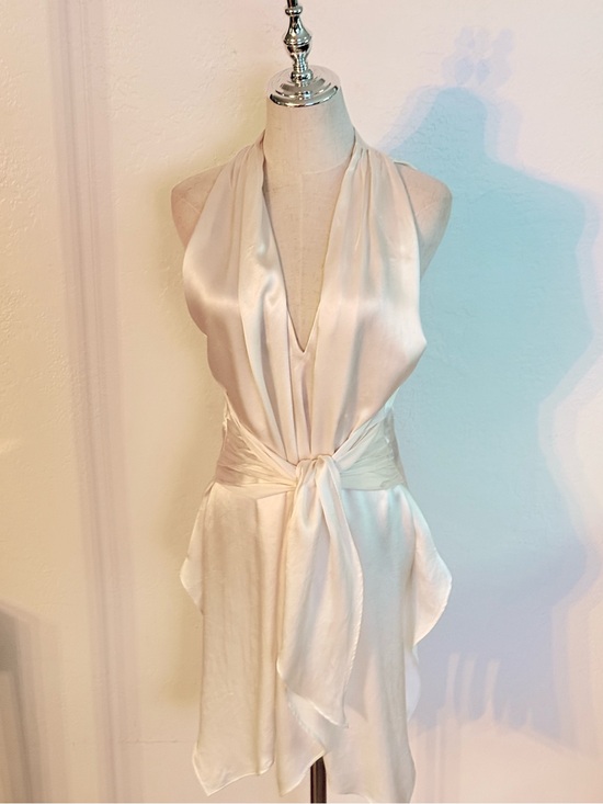 Elizabeth and James Other - Elizabeth and James 100% Silk Satin‎ Halter Wrap Blouse Cream/Off-Wht M Romantic